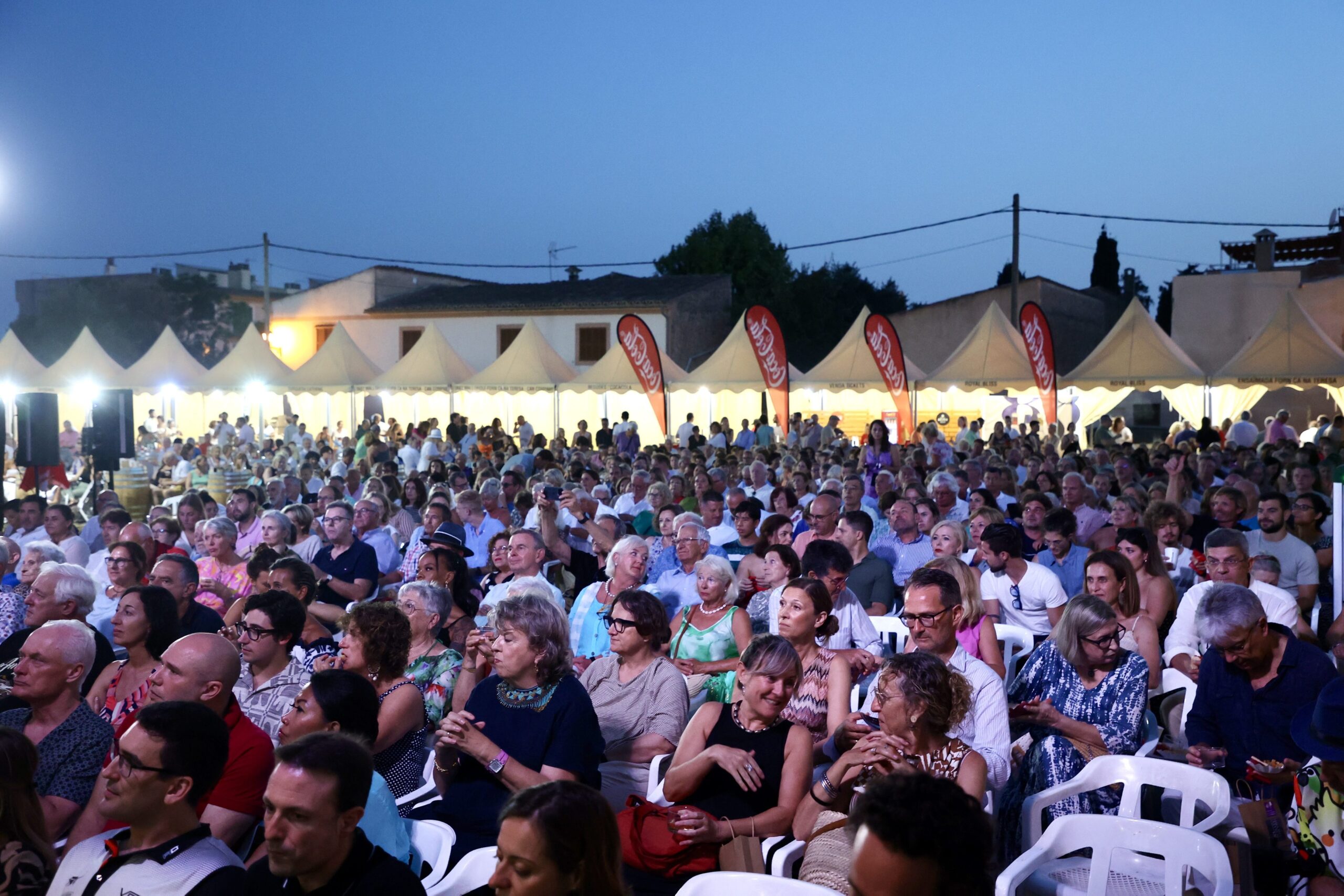 Palma Pilar Pellicer Discreto uh BODEGAS MACIÀ BATLE. ZONA VIP CONCERT DE LA LLUNA A LES VINYES.