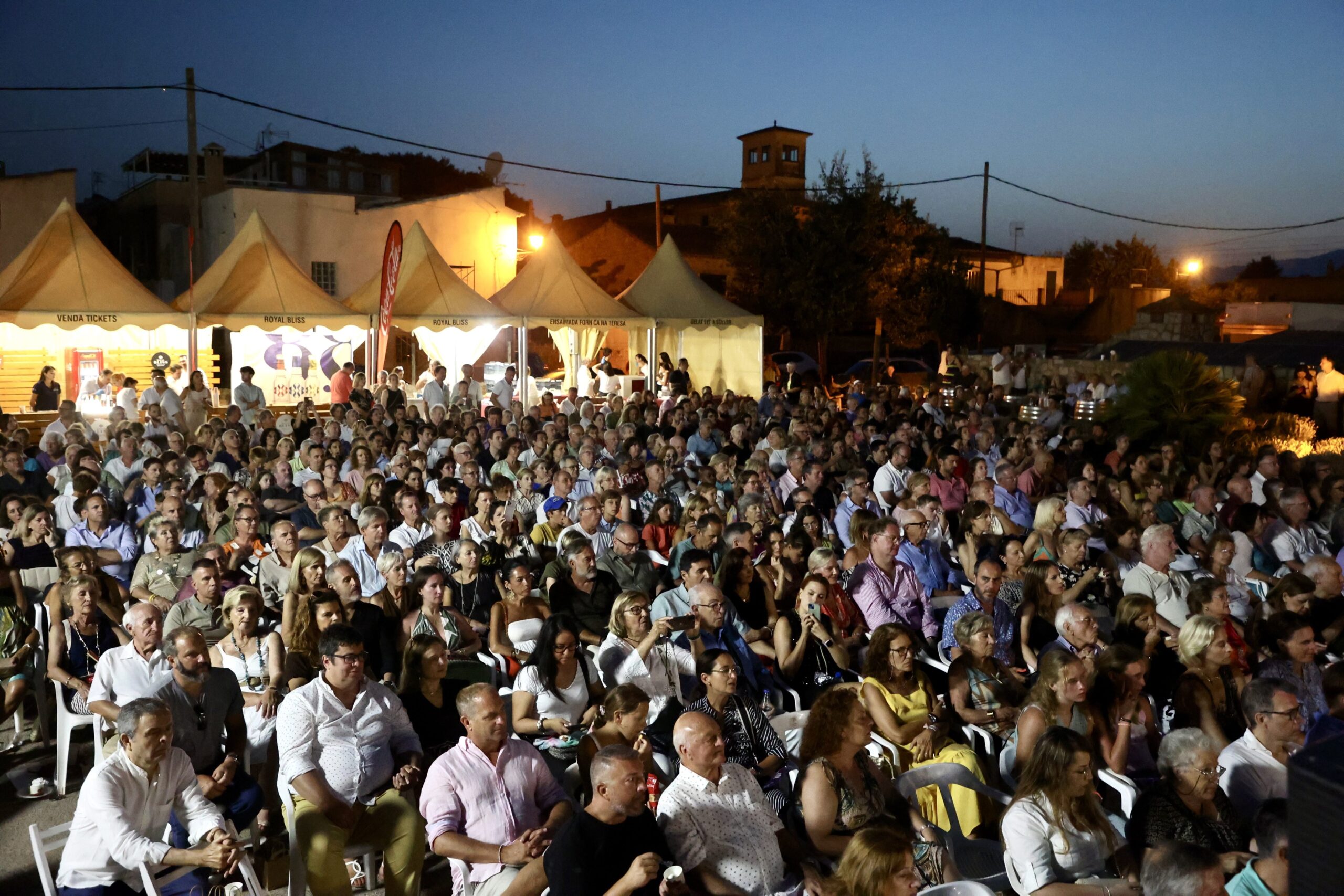 Palma Pilar Pellicer Discreto uh BODEGAS MACIÀ BATLE. ZONA VIP CONCERT DE LA LLUNA A LES VINYES.